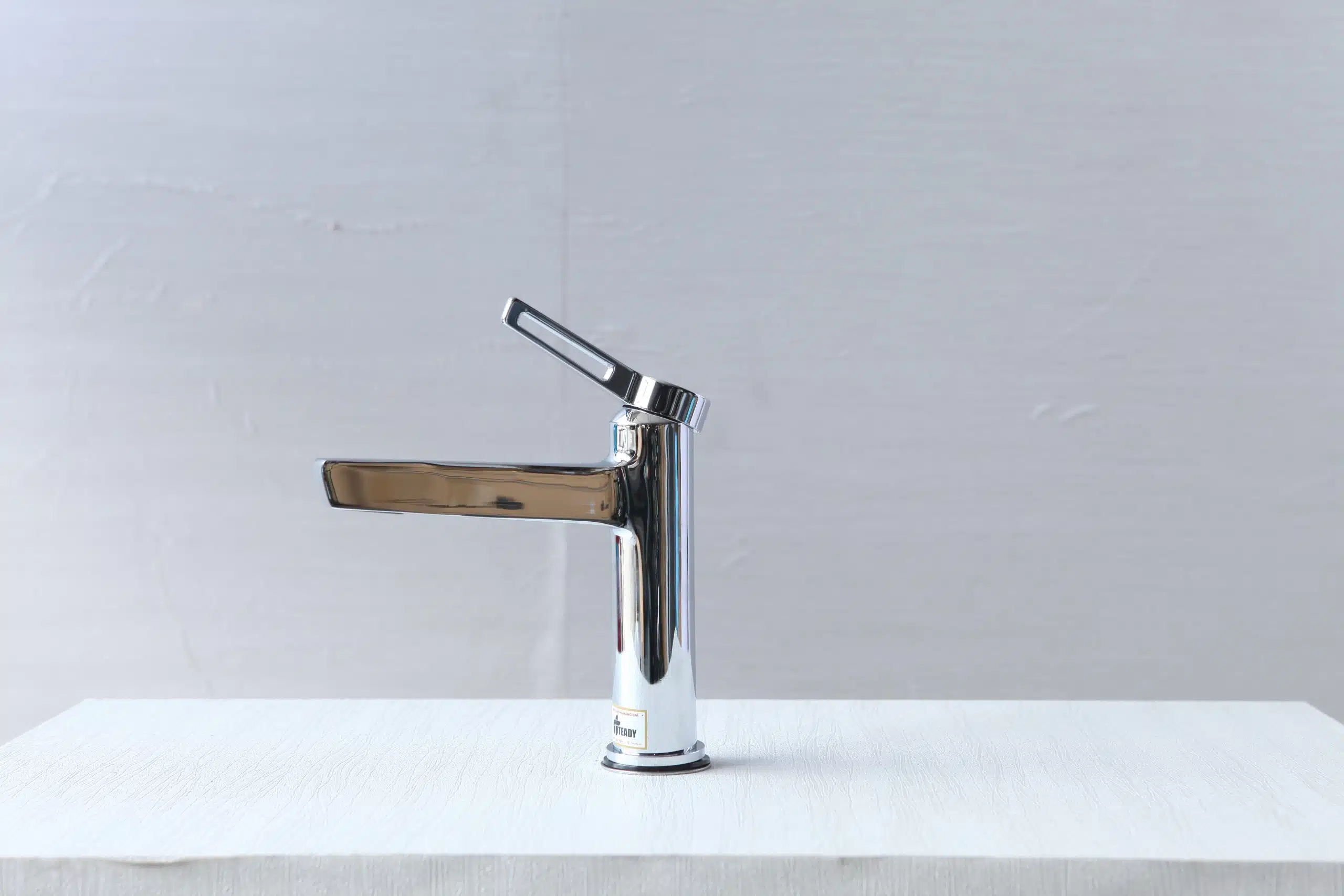 Vòi Lavabo Nóng Lạnh Teady V-213