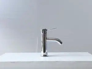 Vòi Rửa Mặt Nóng Lạnh Teady V-111A