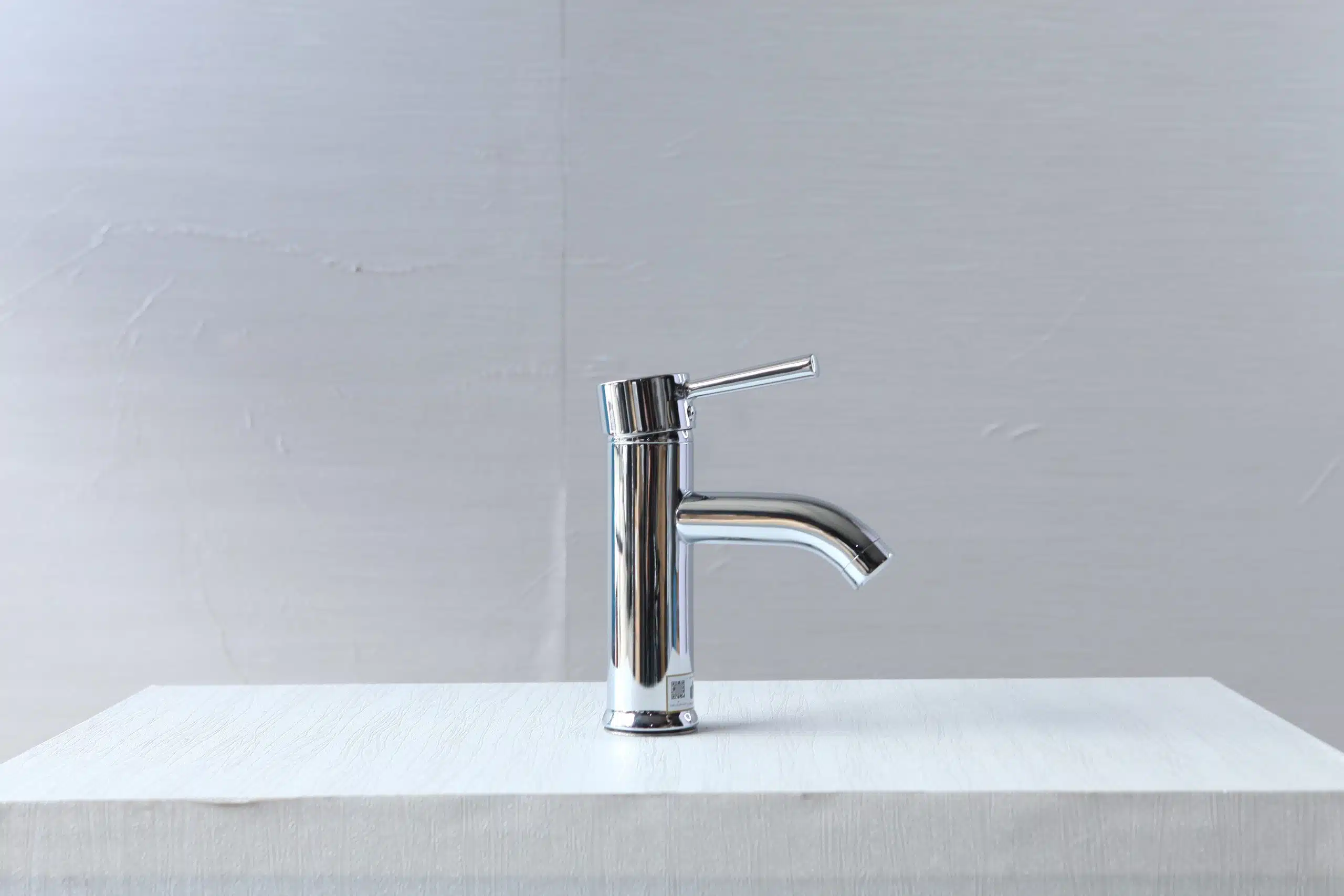 Vòi Rửa Mặt Nóng Lạnh Teady V-111A