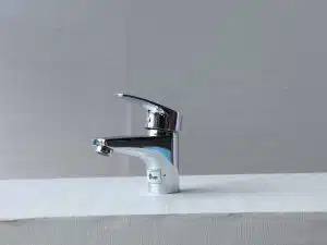 Vòi Lavabo Nóng Lạnh Teady V-200